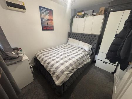 4 bedroom townhouse to rent - Photo 5