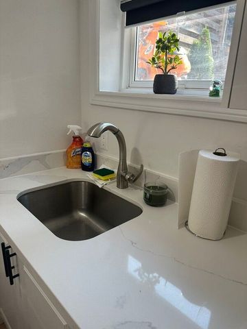 For Lease - 124 malvern Avenue Unit# 1, Toronto, Ontario - Photo 4