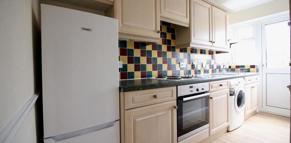 Kingsley Avenue, Southall - Photo 2