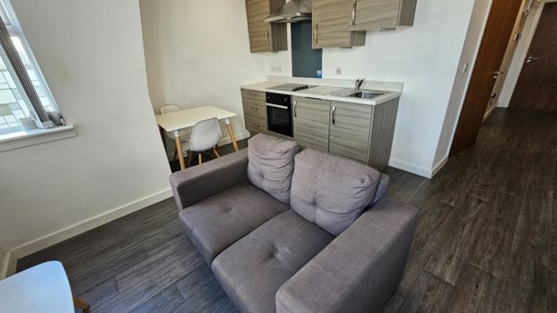 1 bed Studio - To Let - Photo 1