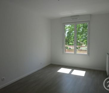 Location Appartement 2 pièces 43m² BRIE COMTE ROBERT 77170 - Photo 2