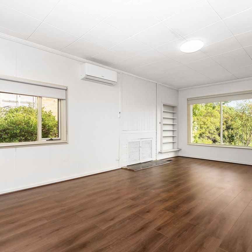 Thinking of selling? Contact our agent - Photo 1