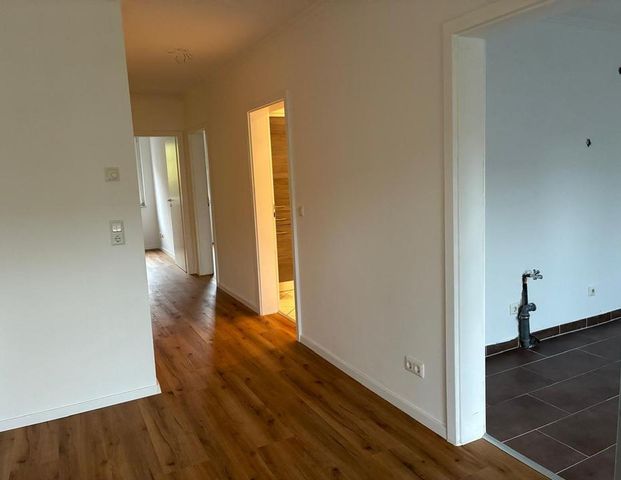 3-Zimmer Erdgeschosswohnung mit Terrasse & Garten in Neuss - Photo 1