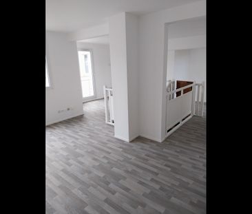 Location Appartement 4 pièces 101 m² Gisors - Photo 5