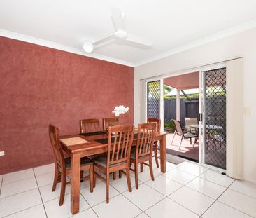 MALE SHARE HOUSE - ONE ROOM WITH A SHARED BATHROOM AVAILABLE - Photo 2