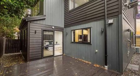 Spacious 5-Bedroom, 3.5-Bathroom Family Home Ã¢Ãâ¬Ã" Massey, Waitakere City - Photo 3