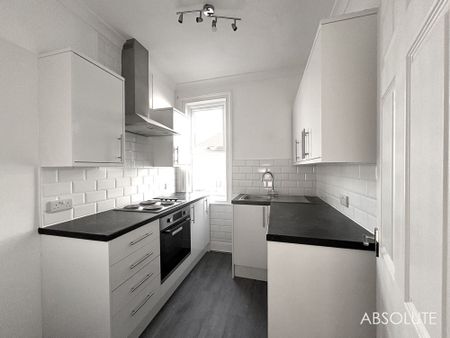 3 bed flat to rent in 3 Higher Polsham Road, Paignton, TQ3 - Photo 4