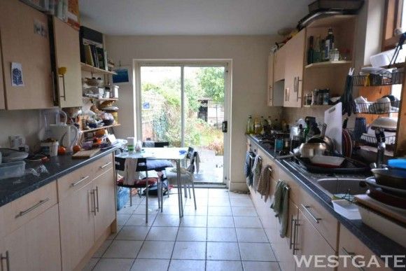 4 Bed - Wokingham Road, University Area - Photo 1