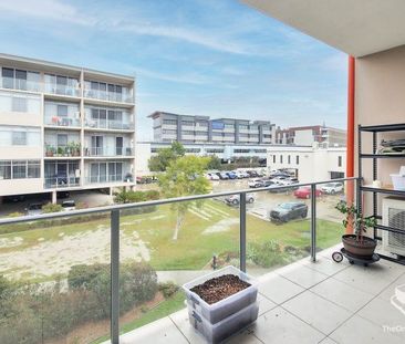 Location! Location! Location! - Photo 3