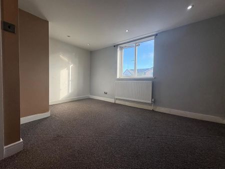 3 bedroom detached house to rent - Photo 2