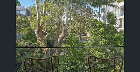 Bask in north sunshine, gaze over the park, and stroll to everything - Photo 5