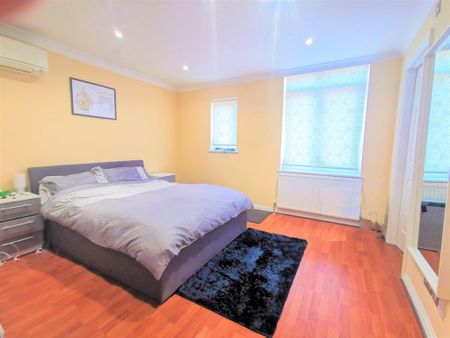 5 bedroom detached house to rent - Photo 5