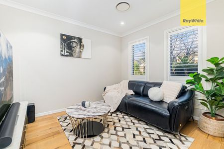 Spacious, Stylish & Exceptionally Located - The Perfect Family Home - Photo 2