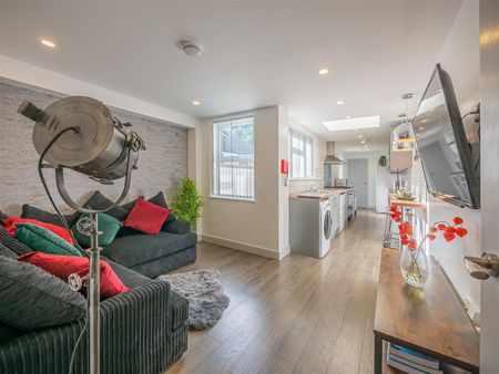 St. Margaret Road Room 3 - Photo 3