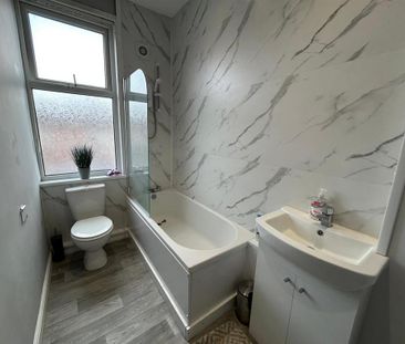 1 bedroom in a house share to rent - Photo 6