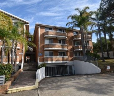 SPACIOUS 2 BEDROOM UNIT WITH GARAGE! - Photo 5