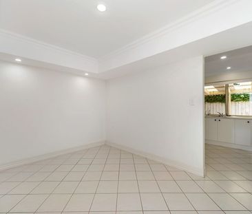Three Bedroom Townhouse Close to All Glenelg Has to Offer - Photo 2