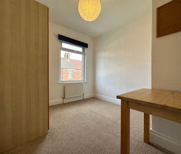 3 bed upper flat to rent in NE31 - Photo 2