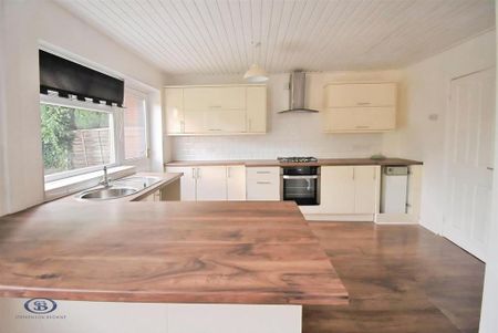 2 bedroom detached bungalow to rent - Photo 4