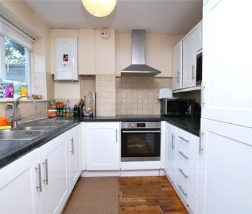 4 bedroom semi-detached house to rent - Photo 5