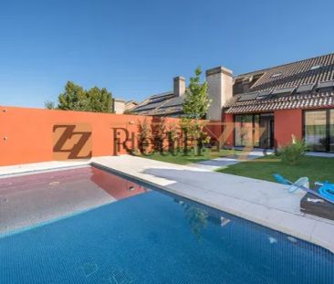 Alquiler de chalet adosado en Paseo Club Deportivo, 2 - Photo 2