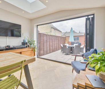 3 bedroom terraced house to rent - Photo 1