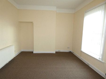 1 Bedroom Flat to Rent in Ashton - Photo 2