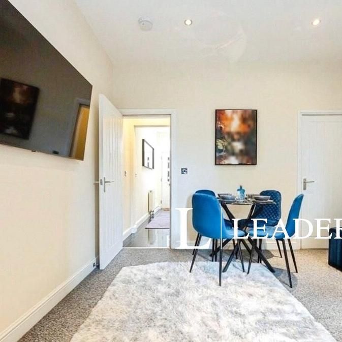 4 bedroom terraced house to rent - Photo 1