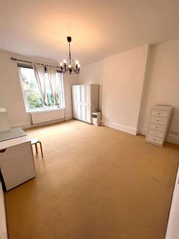 Grosvenor Lodge, High Road, Whetstone, N20 - Photo 2