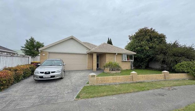 A family home in central location - Photo 1