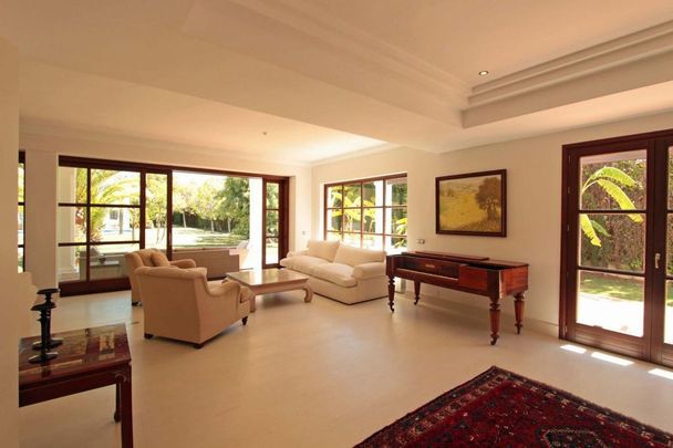 6 bedroom luxury Villa for rent in Guadalmina, Andalusia - Photo 1