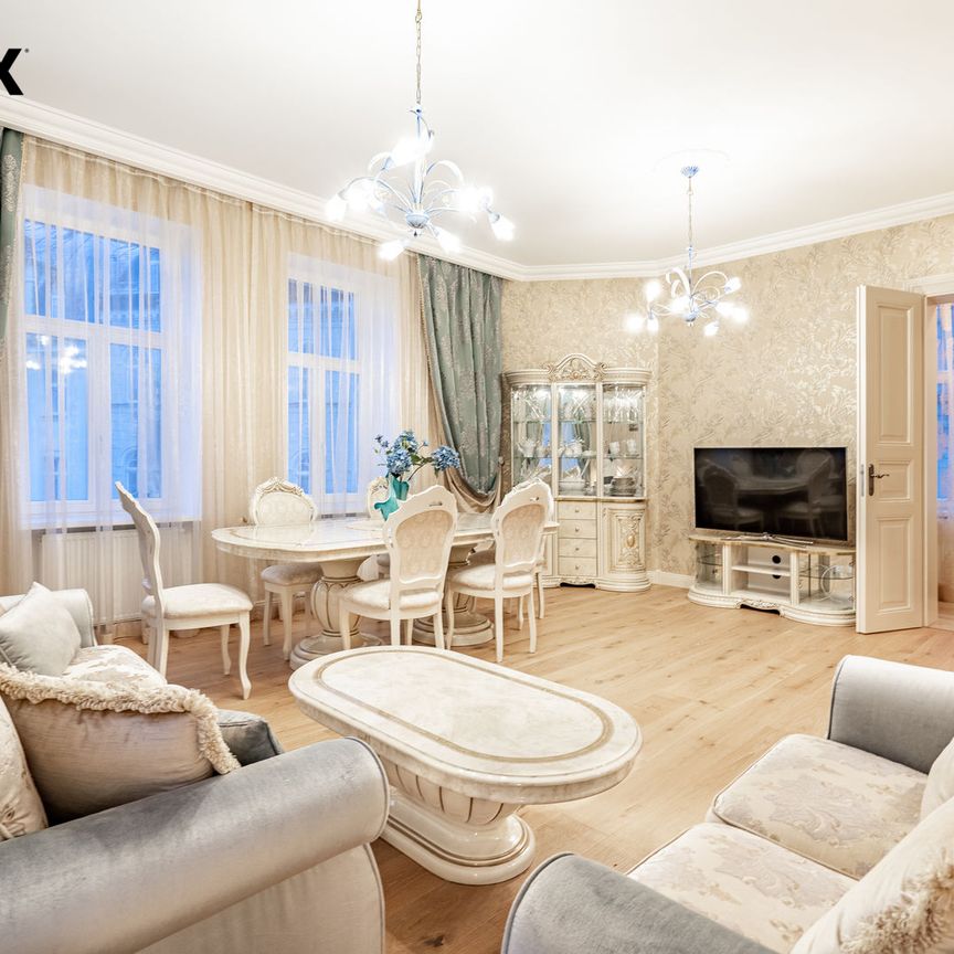 Pronájem bytu 3+1 130 m², Dr. Davida Bechera 907, Karlovy Vary - Photo 1