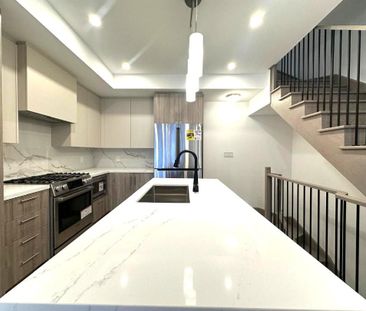 For Lease - 126 Alton Crescent, Vaughan, Ontario - Photo 2