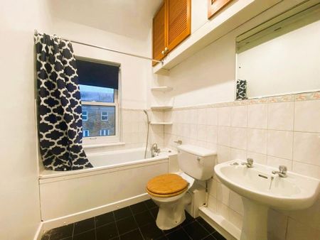 4 bedroom terraced house to rent - Photo 5
