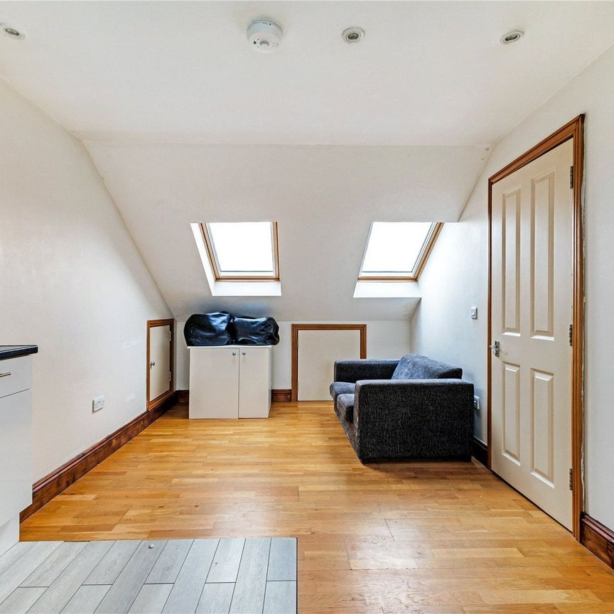 Montana Road, London, SW17 flat to rent - Photo 1