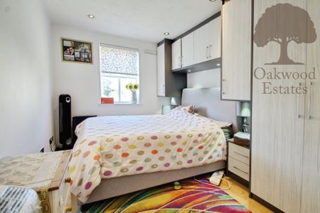 2 bed flat to rent in Hurworth Avenue, Langley, SL3 - Photo 3