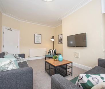 1 bedroom in a house share to rent - Photo 2