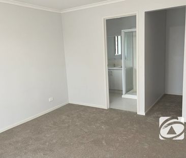 GREAT FAMILY HOME! - Photo 4