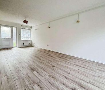Adwalton Close, Freshbrook, Swindon, SN5 - Photo 2