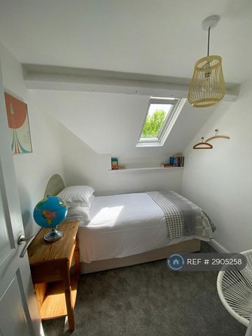 3 bedroom detached house to rent - Photo 3