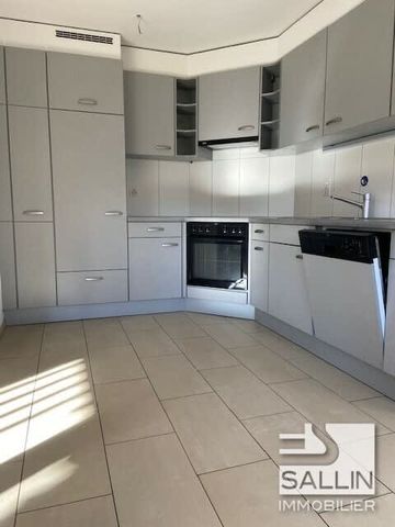 5.5 Zimmer, 112 m², 1. Stock - Photo 4