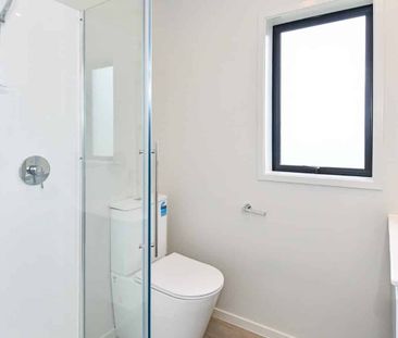 Tidy Two Bedroom Townhouse - Photo 5