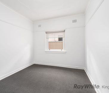 Immaculately Presented Two-bedroom Home - Photo 4