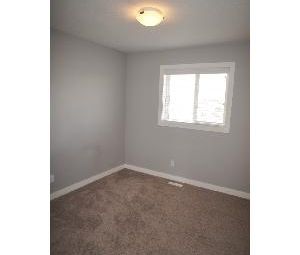 3 Bed 2.5 Bath Duplex Southfort Fort Saskatchewan - Photo 2