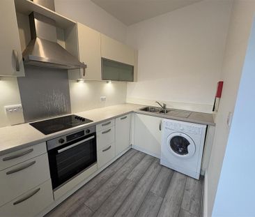 2 bedroom flat to rent - Photo 6