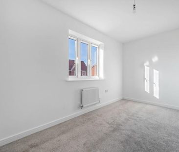 Newton Abbot Way, Bourne, PE10 - Photo 3