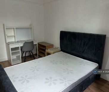 4 bedroom terraced house to rent - Photo 2