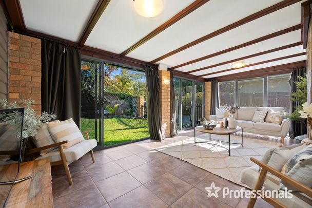 1/196 Lawrence Road, Mount Waverley VIC 3149 - Photo 1