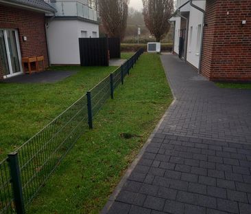 Moderne 3-Zimmer Wohnung im 1.OG mit Aufzug in Syke - Photo 1