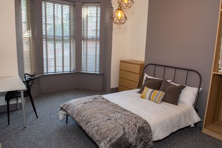 4 Bed Semi-Detached House, Berridge Road, NG7 - Photo 4